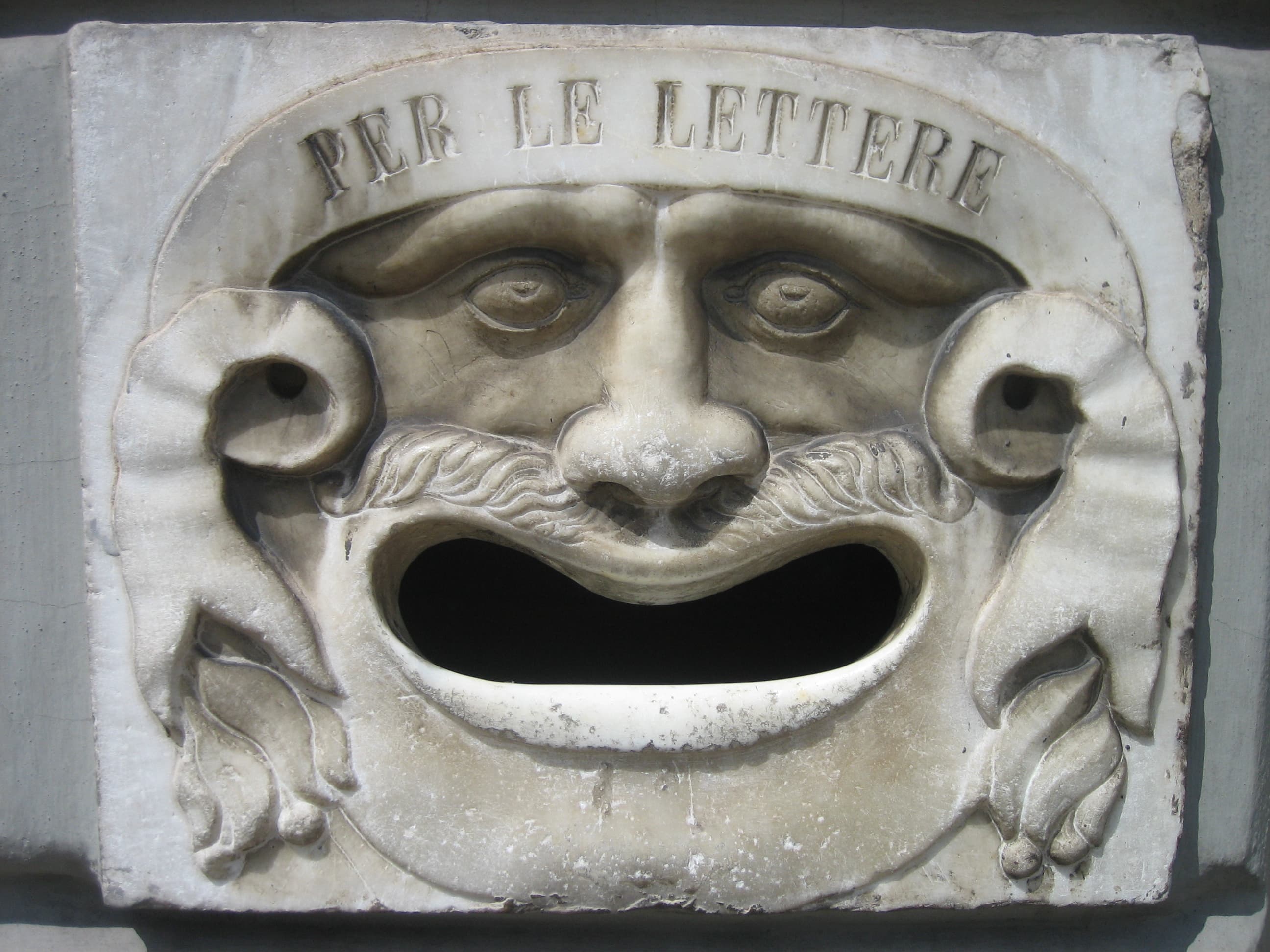 Per Le Lettere — marble mail slot, Florence